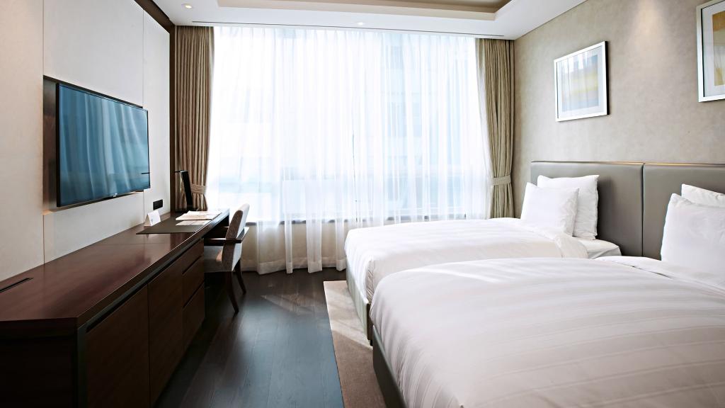 Myeongdong Hotel Rooms - Premier Family Triple Room | LOTTE City Hotel ...