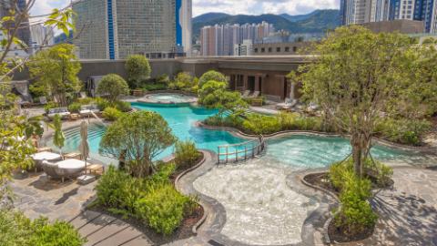 Lotte Hotel Busan, Outdoor Pool, Summer