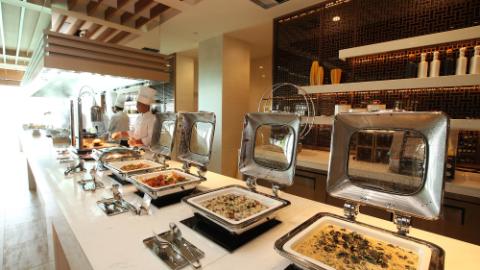 Guam Stylish Hotel Buffet Restaurant - La Seine | LOTTE Hotel Guam