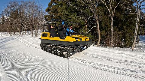 snow trailer